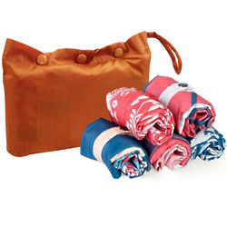 Set of 5 Reusable Shopping Bags in a Sunkissed Pouch