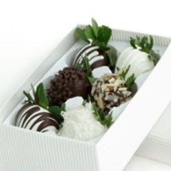 6 Gourmet Chocolate Dipped Strawberries Gift Box