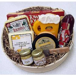 Wisconsin Beer Lover's Cheese and Snack Gift Basket