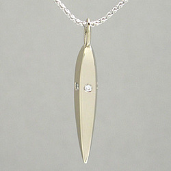 5th Anniversary 5 Diamond Facet Necklace in White Gold