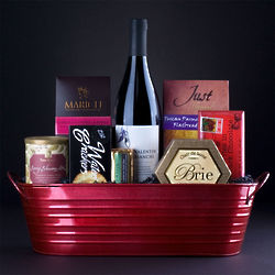 Amour Noir Wine and Gourmet Foods Gift Basket