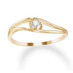 Single Diamond Promise Ring in 14k Yellow Gold