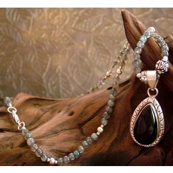 Moonlight Labradorite and Onyx Pendant Necklace