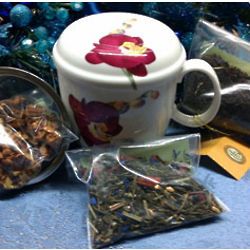 Red Blossoms Tea Cup, Strainer and Sampler Gift Set