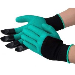 Sturdy Claws Garden Genie Gloves with Right Hand Fingertips
