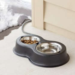 The Heated Outdoor Cat Bowls
