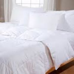 Down Alternative Duralux Synthetic Fiberfill Quees Comforter