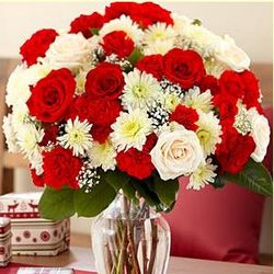 Deluxe Holiday Tradition Floral Bouquet