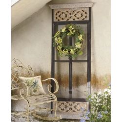 Old-Fashioned Screen Door Decor