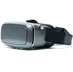 Virtual Reality Headset for Smartphones in Carbon Fiber