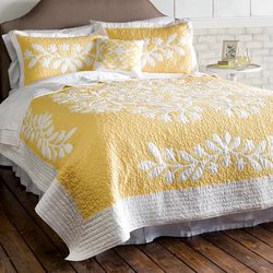 Kayla King Hand Guided Yellow and White Quilt