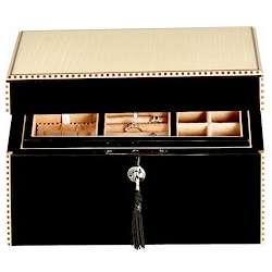 Exquisite Maple Jewelry Box