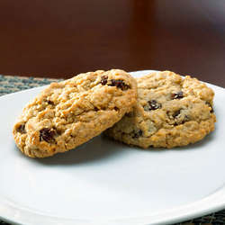 32 Oatmeal Raisin Cookies