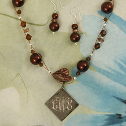 Chocolate Copper Pendant and Shell Pearl Jewelry Set