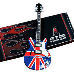 Hal Leonard Noel Gallagher Union Jack Supernova Miniature Guitar