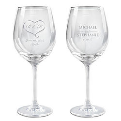 Romantic Wine Glasses with Personalized Design