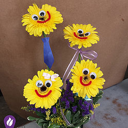 Happy Family Smiling Daisies Bouquet