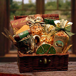Hunter's Retreat Gift Chest with Handcrafted Coffee Mug