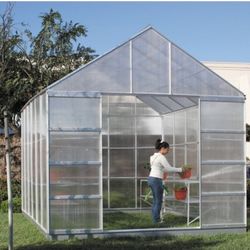 Greenhouse with 4 Vents
