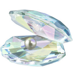 Small Swarovski Crystal Shell with Pearl Figurine