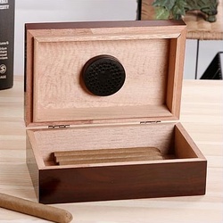 Personalized 10 Cigar Travel Humidor