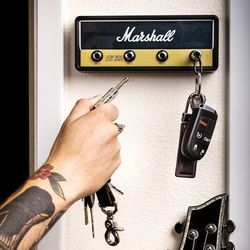 Marshall Amplifier Head Key Rack with 2 Guitar Cable Keychains