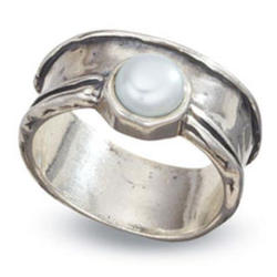 Modern Pearl Ring