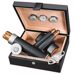 Small Leather Humidor with Cigar Cutter and Travel Case