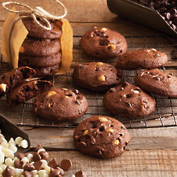 12 Gluten-Free Triple Chocolate Cookies