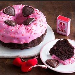 Valentine Chocolate Crown Cake