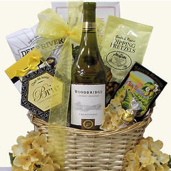 Woodbridge Chardonnay White Wine Gift Basket - FindGift.com