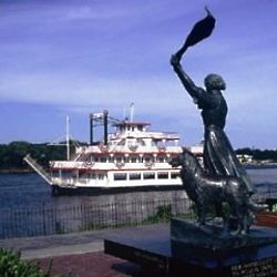 River Lunch Cruise in Savannah for Two