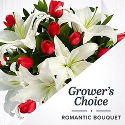 Romantic's Choice Bouquet with Vase & Chocolates