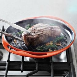 Le Creuset Flame Skinny Grill