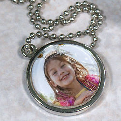 Picture Perfect Photo Circle Frame Necklace