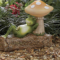 Napping Frog with Solar Mushroom Light Garden Statue