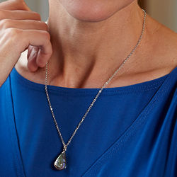 Wilde Pearle Raindrop Necklace