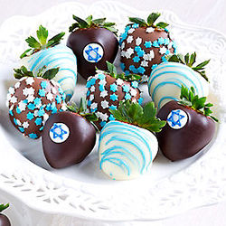 12 Chanukah Decorated Chocolate Covered Strawberries