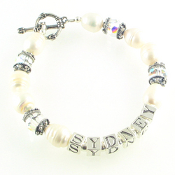 The Sydney Freshwater Pearl Mother's Bracelet