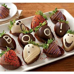 Halloween Hand-Dipped Chocolate-Covered Strawberries