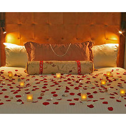 Romantic Hotel Room Decoration