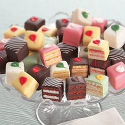 60 Gourmet Traditional Petit Fours