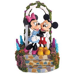 Thomas Kinkade Disney Mickey and Minnie Heart and Home Figurine