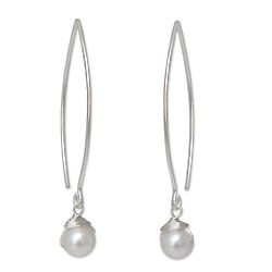 Sublime Pearl Dangle Earrings