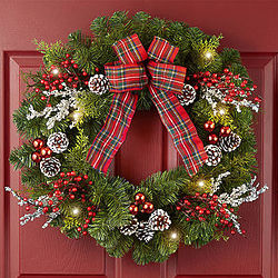 24" Christmas Traditions Wreath with Lights