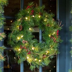 Lighted Outdoor Battery-Operated Holiday Wreath with Auto Timer
