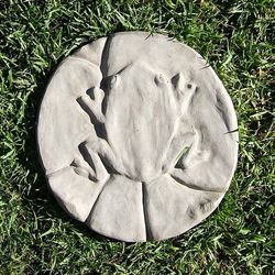 Cast Stone Frog on Lily Pad Stepping Stone
