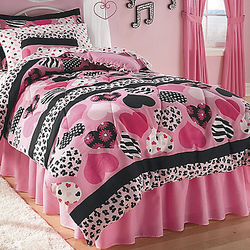All About Hearts Full Bedding Set