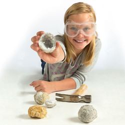National Geographic World's Best 15-Geode Kit