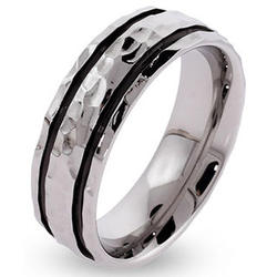 Men's Band in Black-Lined Hammered Stainless Steel